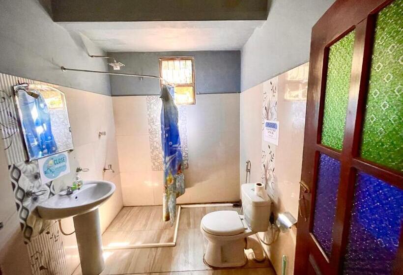 Rockstel Towers Backpacker Hostel