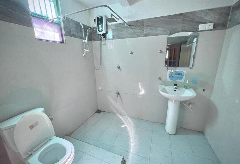 Rockstel Towers Backpacker Hostel