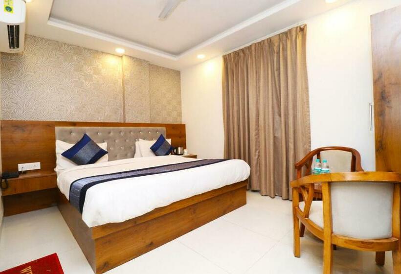 בית מלון כפרי Belwood A Well Hygiene Property