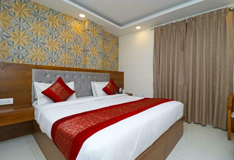 בית מלון כפרי Belwood A Well Hygiene Property