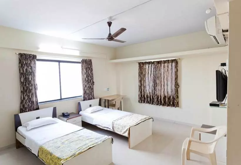 Amigo Serviced Apartments  Chinchwad