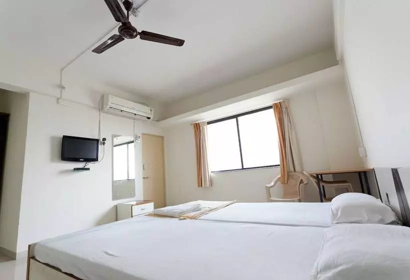 Amigo Serviced Apartments  Chinchwad