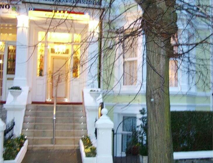 Bed and Breakfast Karden House