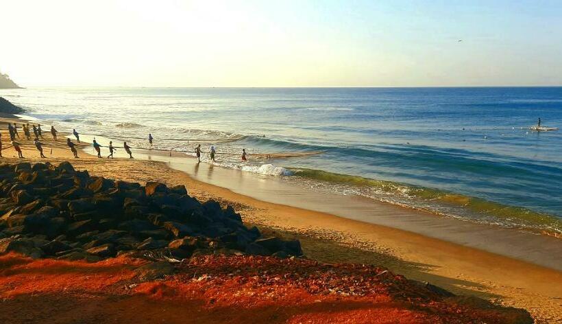 בית מלון כפרי Bluewater Beach Resort