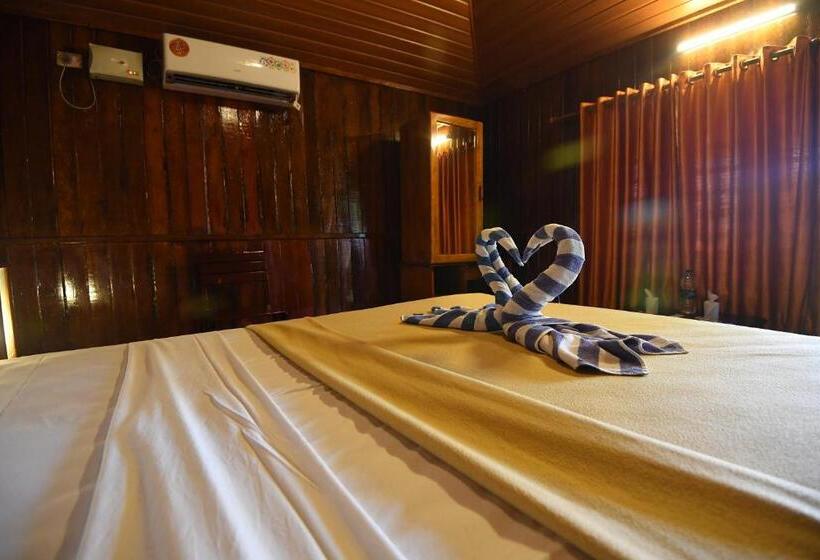 בית מלון כפרי Bluewater Beach Resort