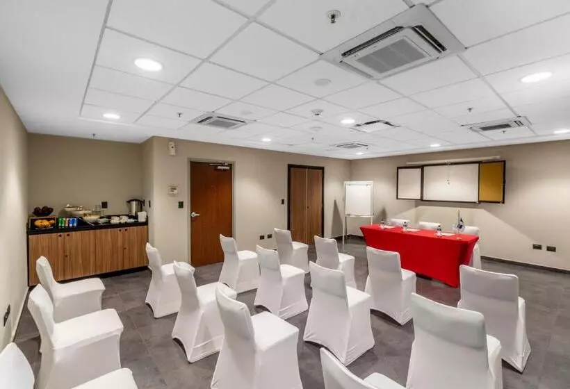 هتل City Express By Marriott Tuxpan