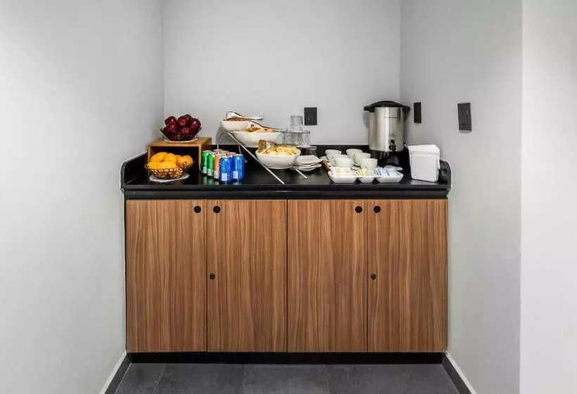 هتل City Express By Marriott Tuxpan