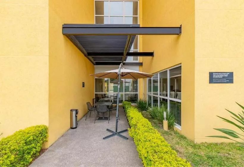 هتل City Express By Marriott Tuxpan