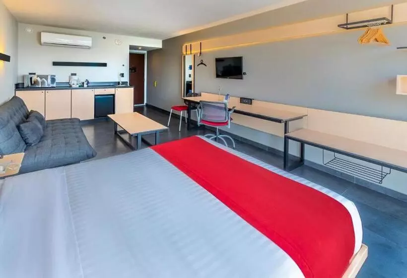 هتل City Express By Marriott Tuxpan