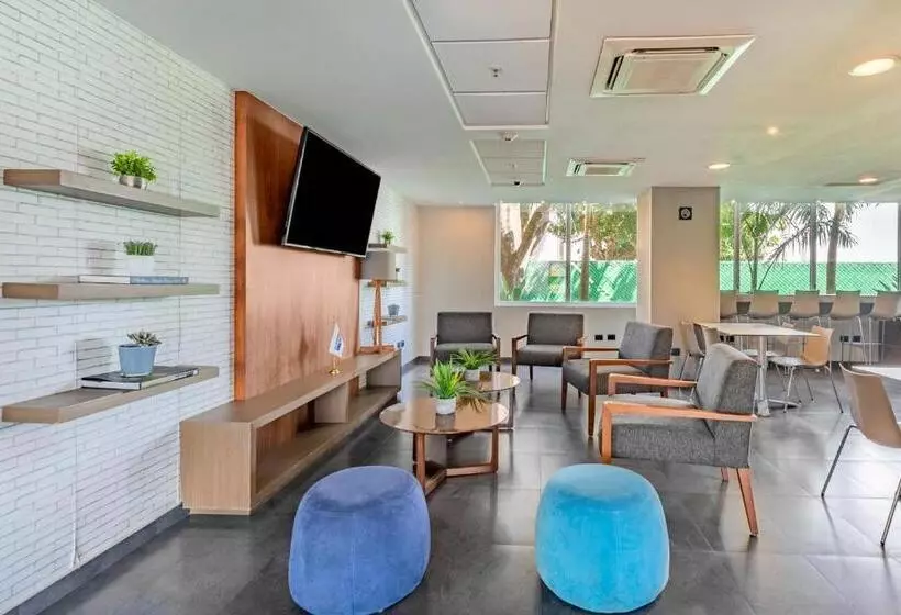 هتل City Express By Marriott Tuxpan