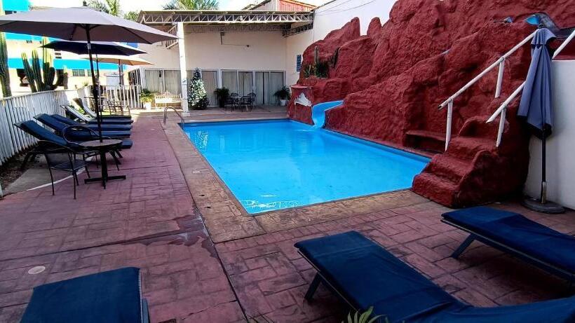 호텔 Confort Plaza