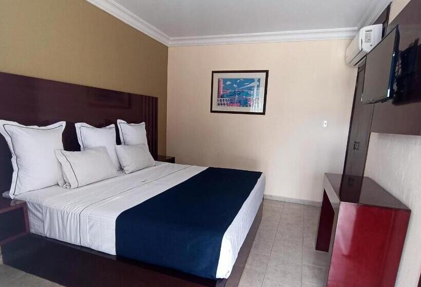 호텔 Confort Plaza