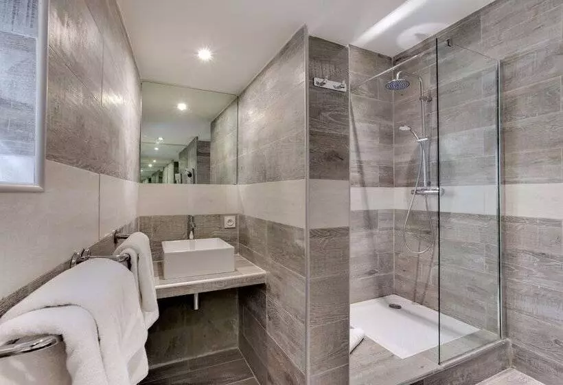 هتل De La Corniche