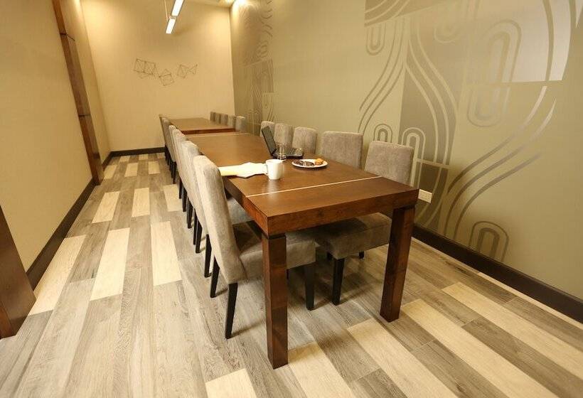 فندق Holiday Inn Express & Suites Mexicali, An Ihg