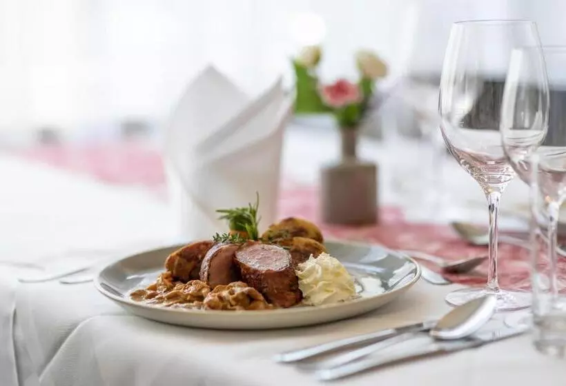 Hotel Kaiser Von österreich, Historik Und Thermal