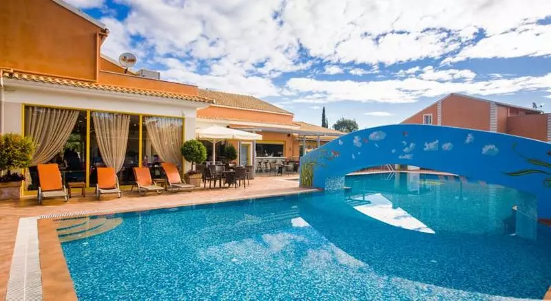 酒店 Memento Kassiopi Resort