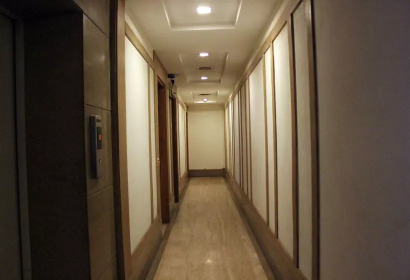 هتل Oyo Rooms Karol Bagh Metro Station 2
