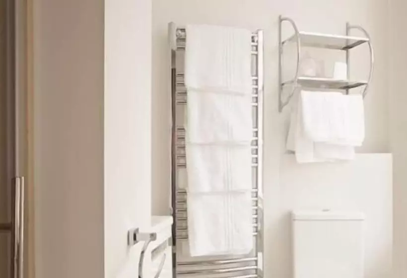 Bed and Breakfast Burton Stone Inn Free Parking On Site