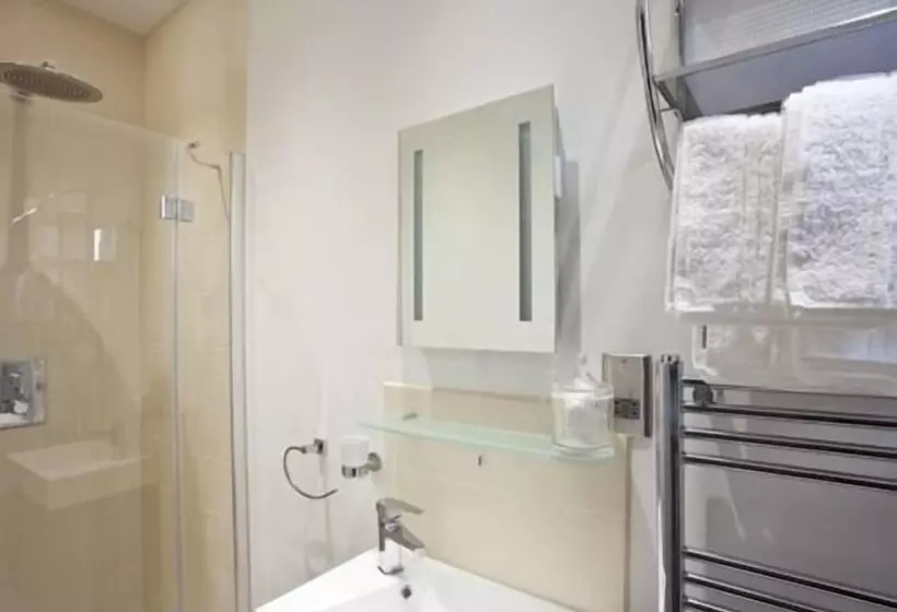 Bed and Breakfast Burton Stone Inn Free Parking On Site