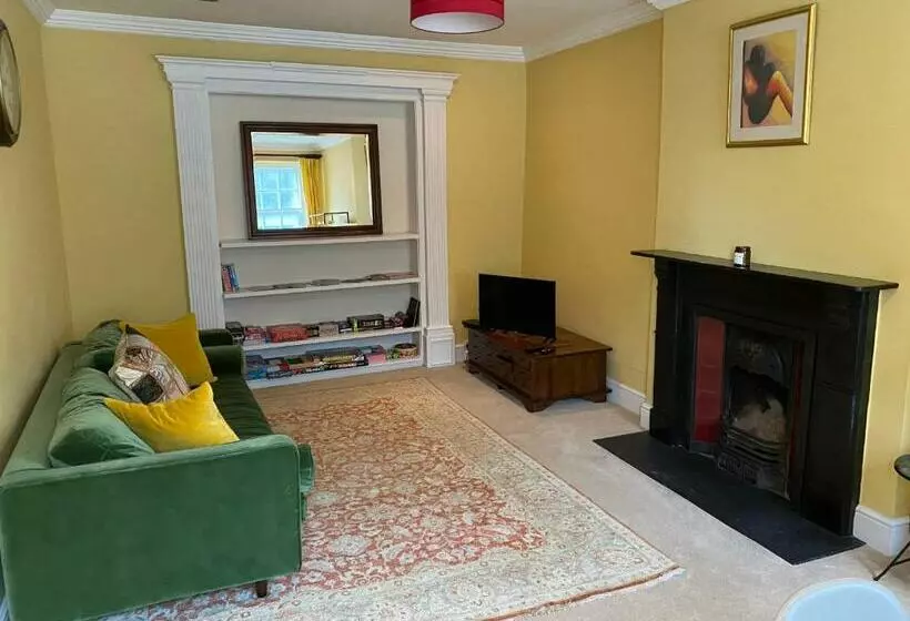 مبيت وإفطار Heathcote House