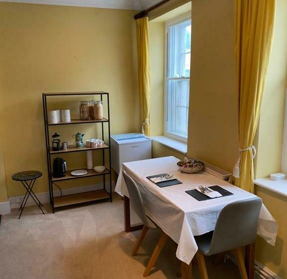 Bed and Breakfast Heathcote House