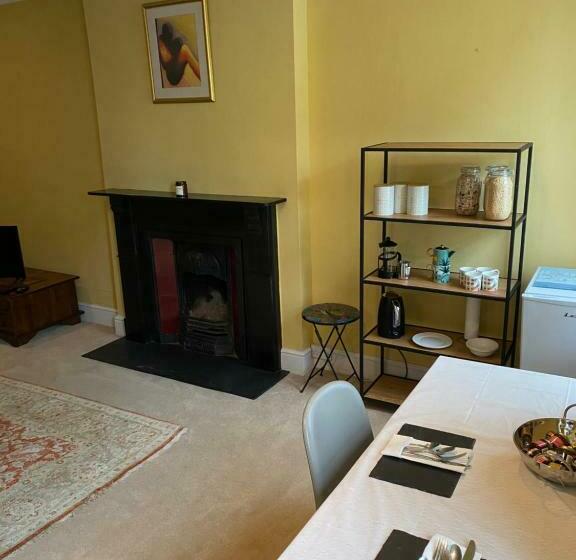 Bed and Breakfast Heathcote House