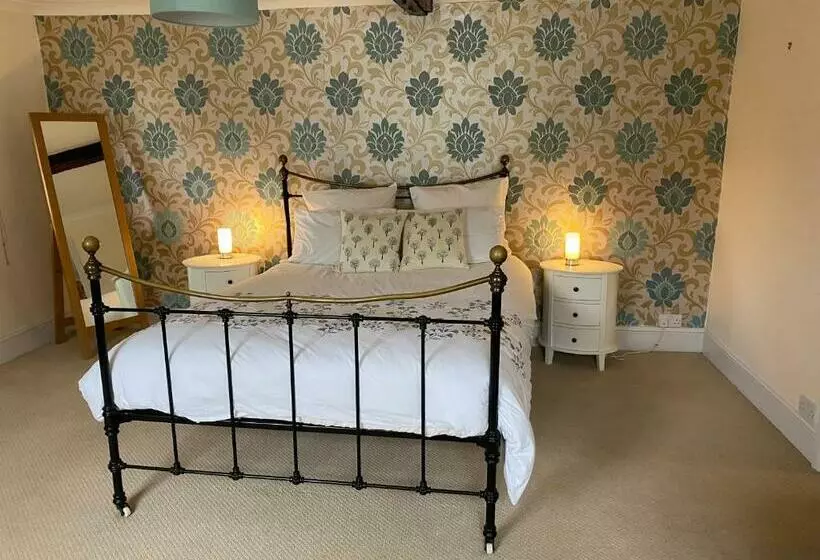 مبيت وإفطار Heathcote House