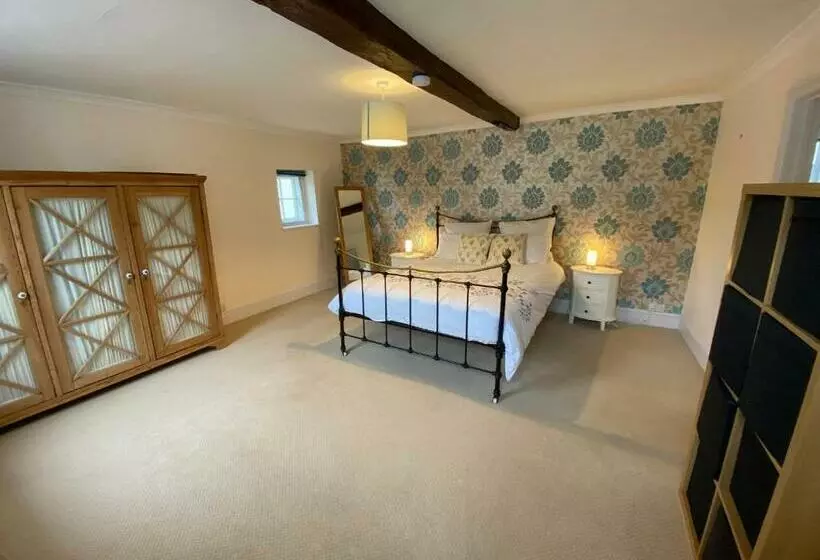 مبيت وإفطار Heathcote House