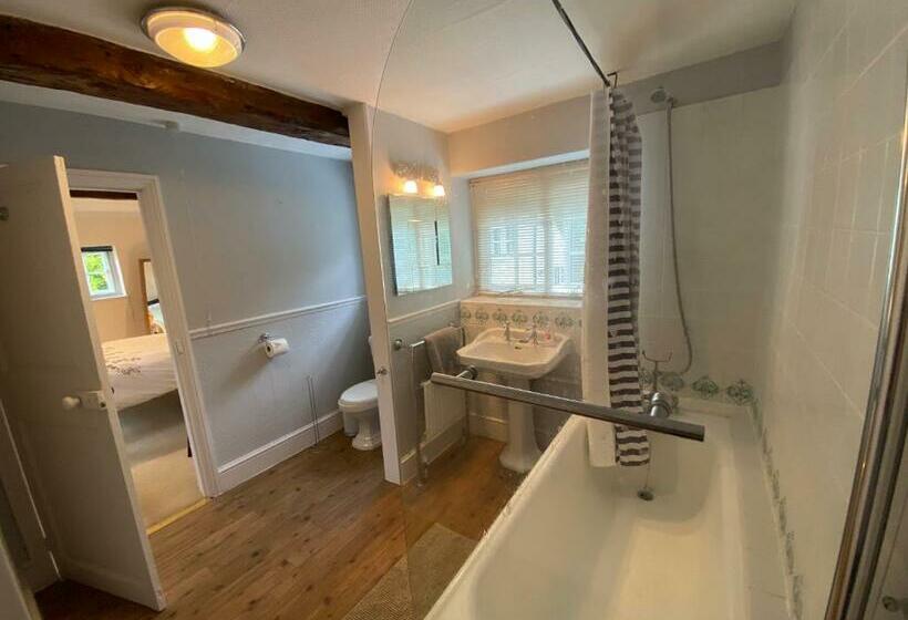 Bed and Breakfast Heathcote House