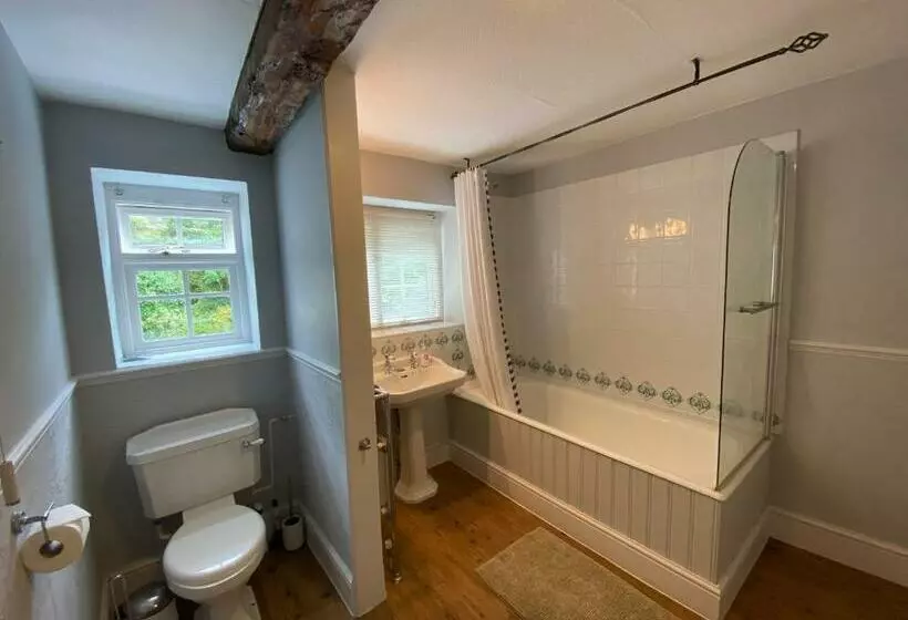 مبيت وإفطار Heathcote House