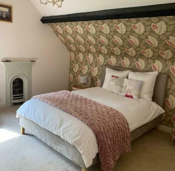 Bed and Breakfast Heathcote House