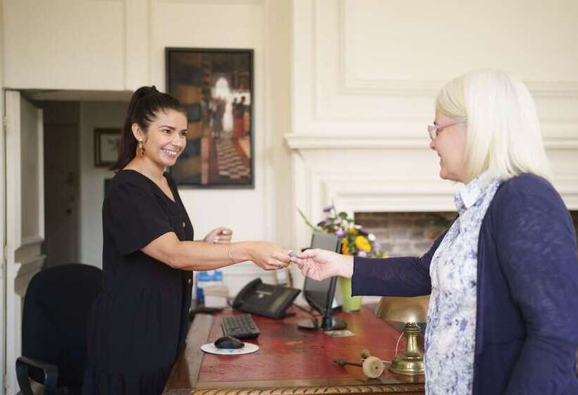 مبيت وإفطار Sarum College