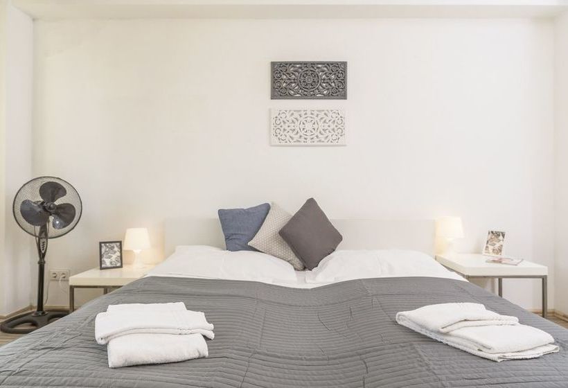 Kriehubergasse By Welcome2vienna