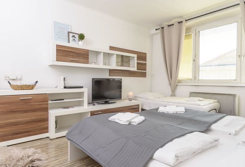 Kriehubergasse By Welcome2vienna