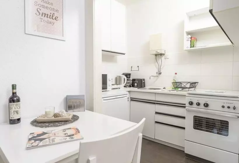 Kriehubergasse By Welcome2vienna