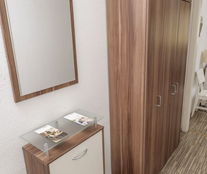 Kriehubergasse By Welcome2vienna