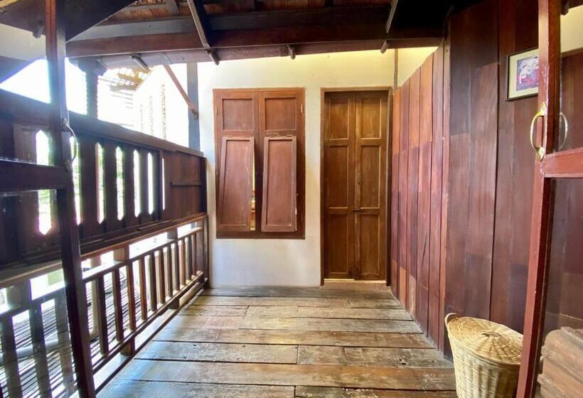 ホテル Ayutthaya Retreat