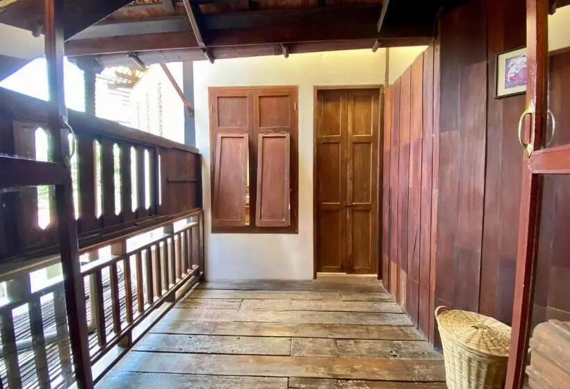 هتل Ayutthaya Retreat