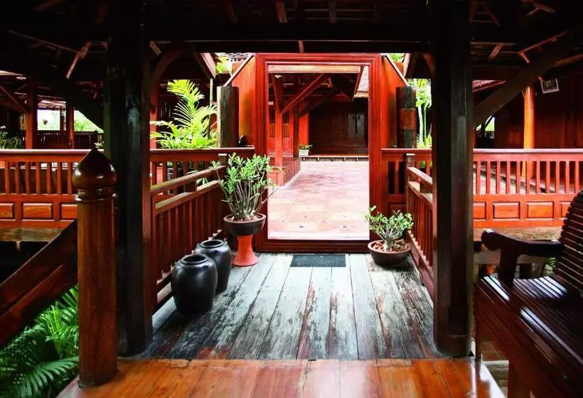 هتل Ayutthaya Retreat