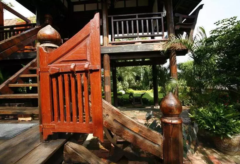 هتل Ayutthaya Retreat