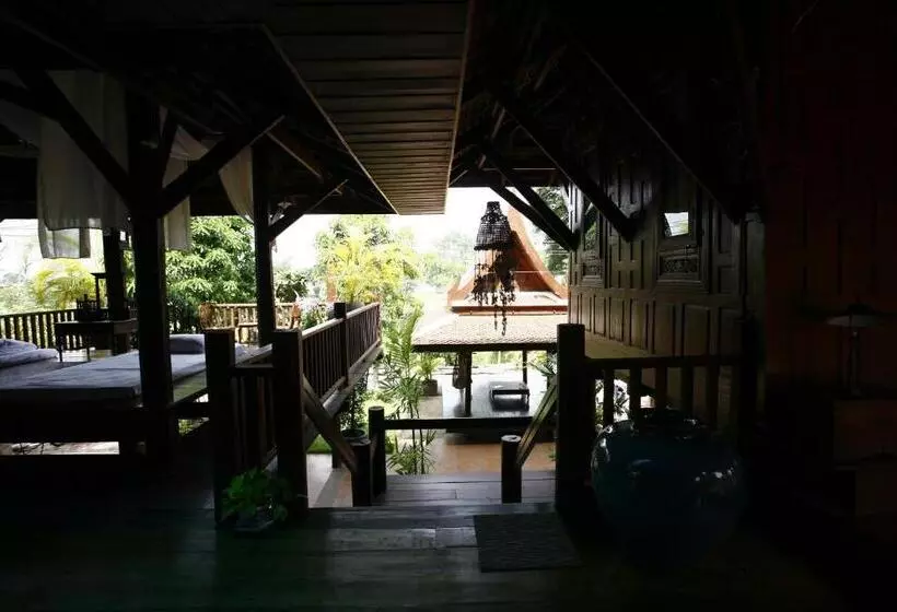 هتل Ayutthaya Retreat