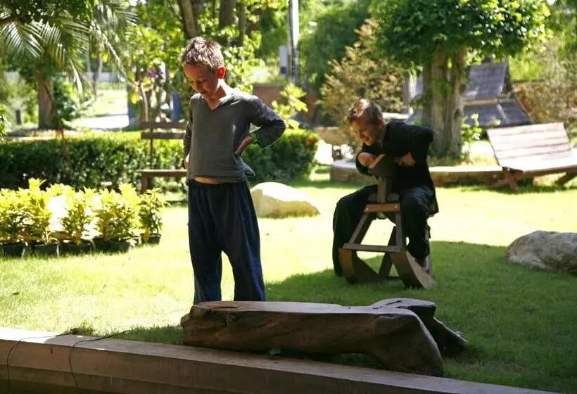 هتل Ayutthaya Retreat