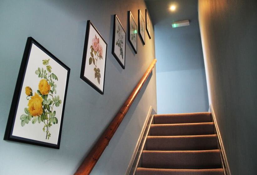 호텔 Bel And The Dragon Odiham