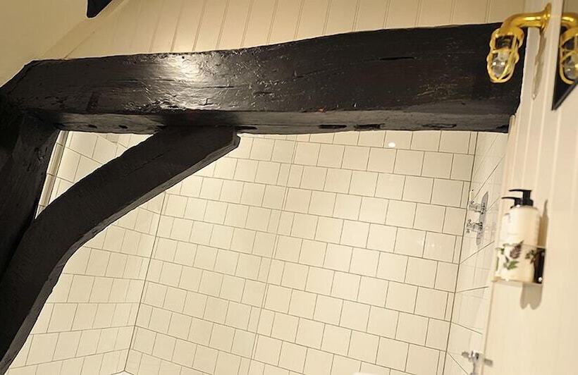 호텔 Bel And The Dragon Odiham