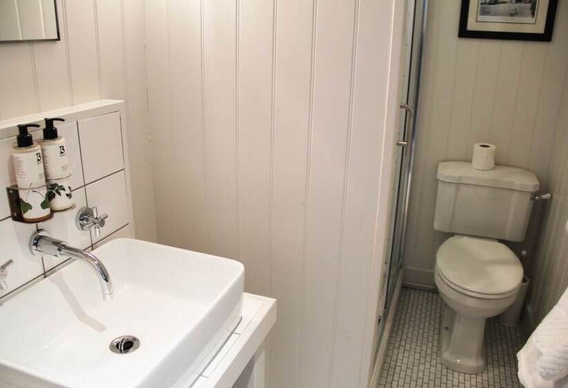 호텔 Bel And The Dragon Odiham