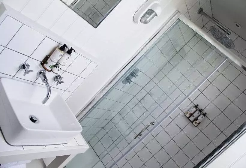 Отель Bel And The Dragon Odiham