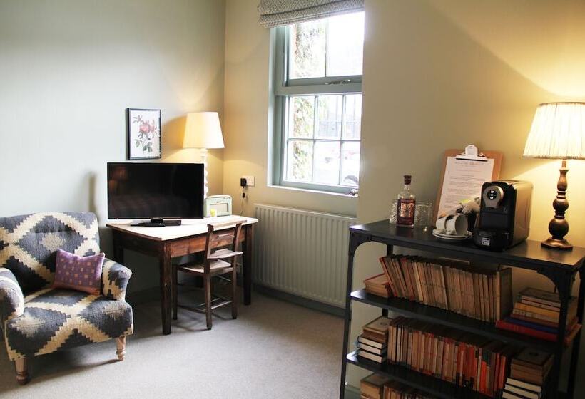 호텔 Bel And The Dragon Odiham