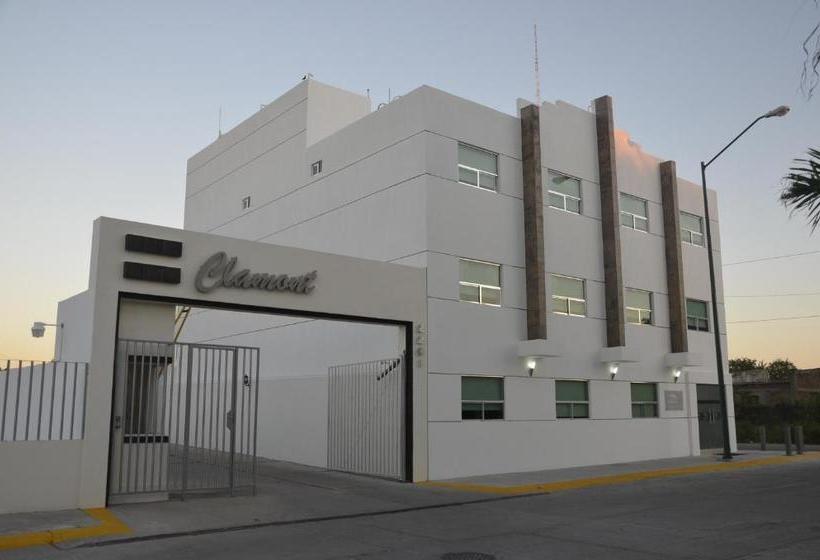 Отель Clamont Suites