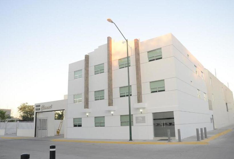 Отель Clamont Suites