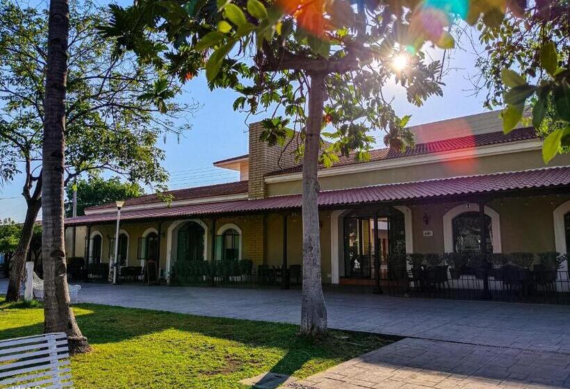 בית מלון כפרי Concierge Plaza La Villa